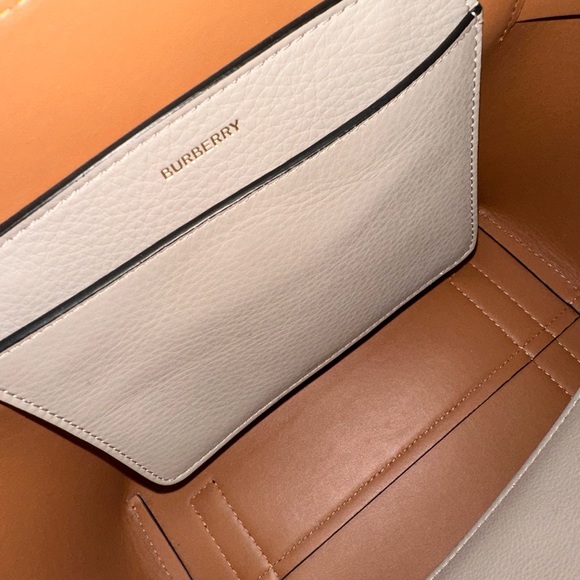 Burberry belt bag medium size - Picture 6 of 9